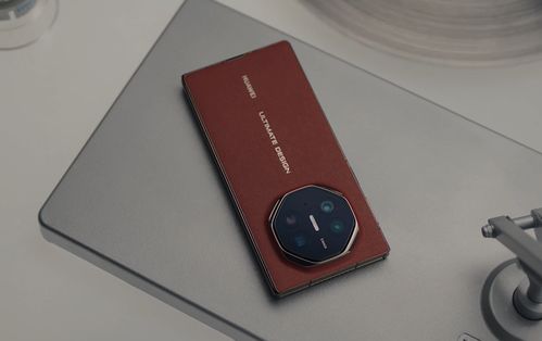 华为新机太火啦！三折叠线上抢疯，连续售罄背后有何秘密？