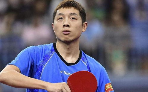 任达华与国乒队员合影