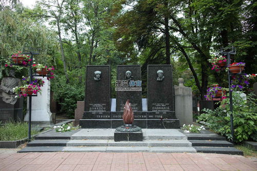 纪念馆庄严肃穆