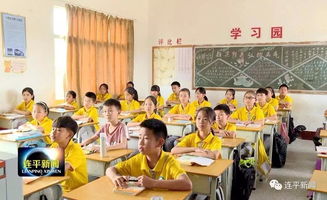 学生在教室上课