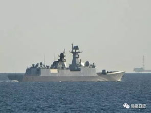 中国海军舰队在海上编队航行