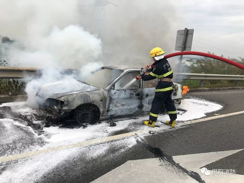 男子炖鸡时睡着 消防员悄然守护
