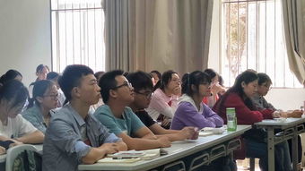 同学们认真倾听发言