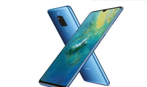 唐国强手持华为Mate XTs