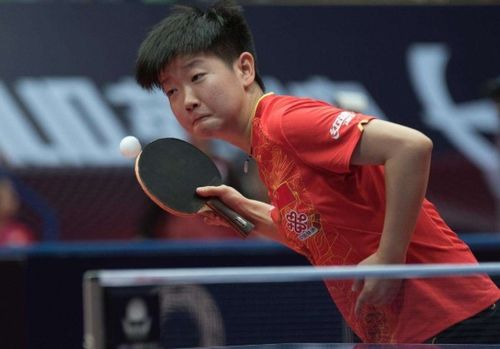 孙颖莎4 - 3险胜王曼昱夺冠，国乒小魔王再次闪耀赛场！