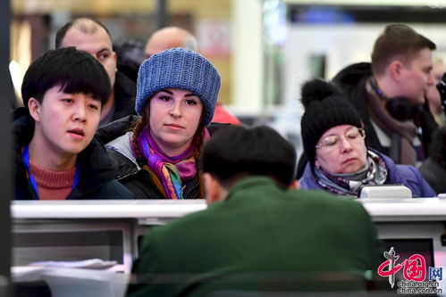 免签政策下俄罗斯游客涌入黑河入境大厅