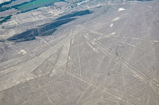 地上出现神秘的几何图案