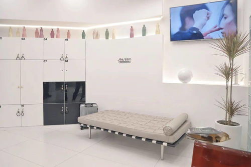 宿舍里的沉浸式理发体验，超酷！