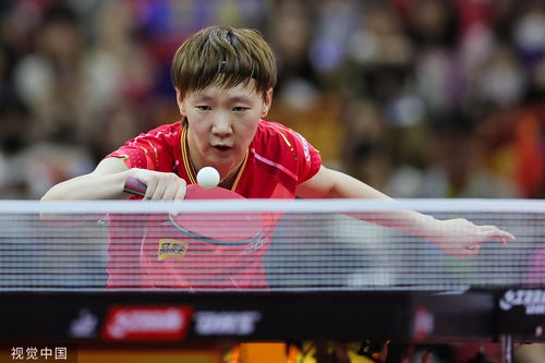 王曼昱喝豆浆的画面