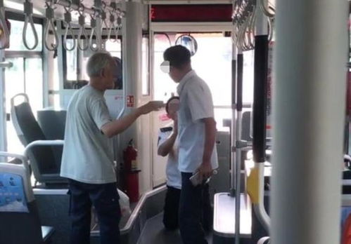 海航回应乘客机场下跪求助事件，真相令人震惊！