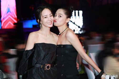 辛芷蕾和梁婷合照