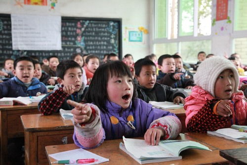 素颜艺考被擦妆5次女生开学啦！背后故事令人深思