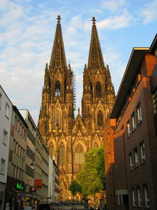 宗教场所应有的宁静祥和场景