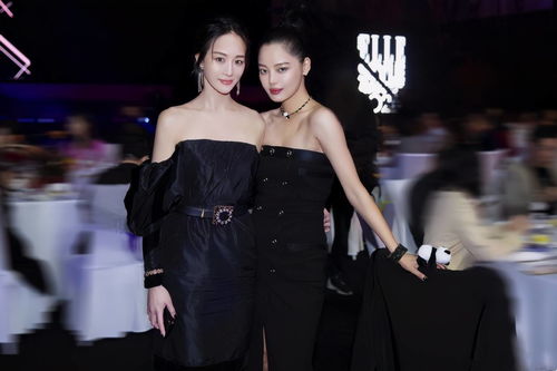 辛芷蕾梁婷同框，背后故事引人深思！