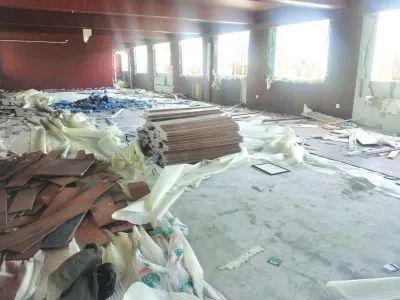 女子踩'化骨水'身亡，拆迁区惊现致命陷阱