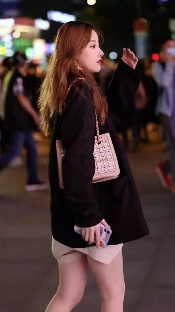 淘宝学生福利首发官沈佳润，掀起学生购物新风尚！