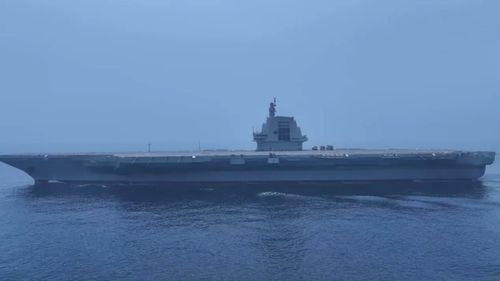 福建舰过台海，看国防力量之威！