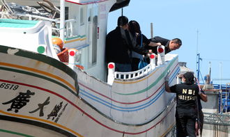 中国海警强势出击！黄岩岛海域管控那些事