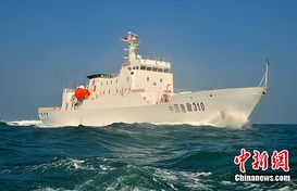 中国海监船在黄岩岛巡航