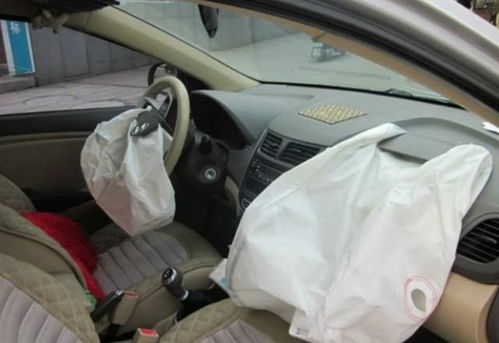 岚图梦想家安全气囊测试