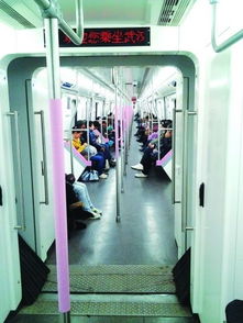 12306回应来了！卧铺乘客打伞遮隐私背后的故事