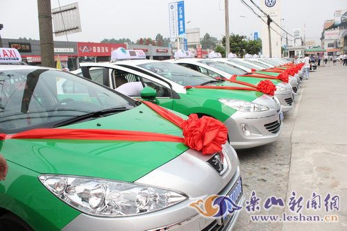 全国首辆小米SU7出租车惊艳亮相！