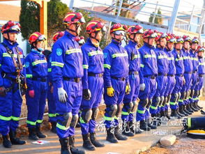 紧张的救援场面