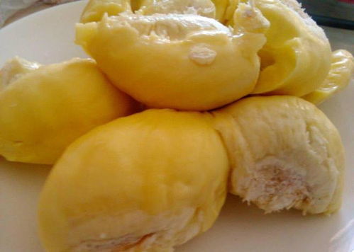 5人疯狂吃下11斤榴莲登机，上机后乘客全遭罪