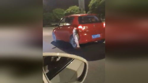 男子与大鱼合影