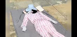 网友对女子行为的各种猜测评论