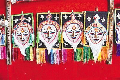 非遗面具引风波，老人坚守传承拒绝天价收购