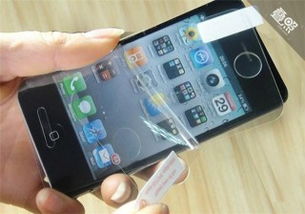 给iPhone贴膜