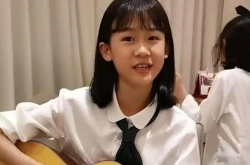 鲍蕾和孩子相处画面