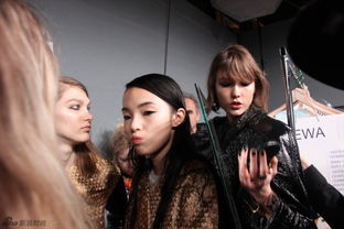 时尚秀场后台准备