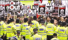 特朗普访英遭遇尴尬境地，连续遭受‘羞辱’引关注