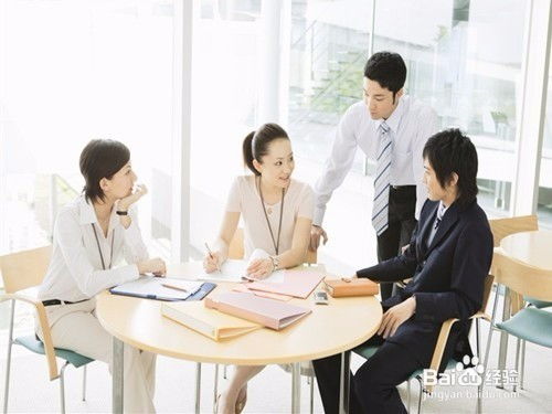 安踏反腐现场图