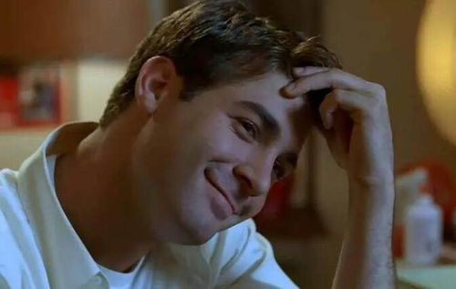 受害者表情痛苦