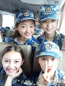 女生飞身剪刀腿撂倒军训教官，这操作太飒！