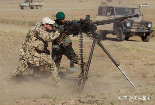 惊险一刻！英士兵受阅时佩剑险些刺中特朗普