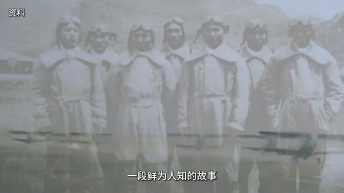 缅怀先烈的年轻人