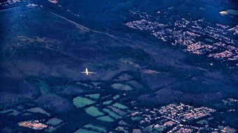 机场繁忙的空中交通景象