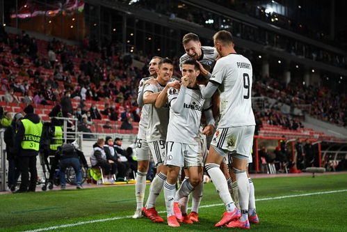 黑马球队庆祝胜利瞬间