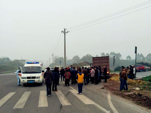 广州不锈钢盲道成‘陷阱’，多人不幸摔倒！