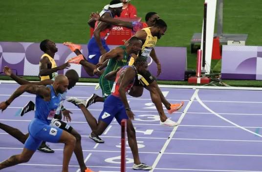 世锦赛男子200米：莱尔斯强势卫冕，成就四连冠比肩博尔特