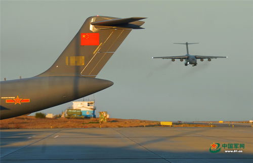 运 - 20 大片震撼发布，“胖妞”天女散花超燃瞬间