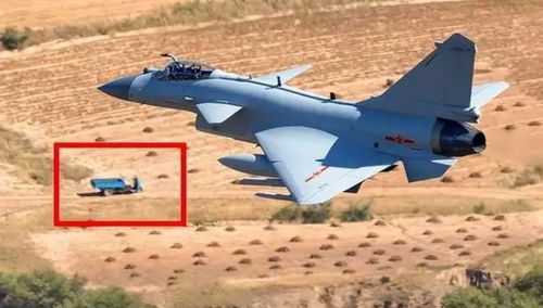 观众围观白帝战机