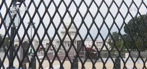 美国国会大厦前集会人群