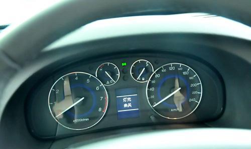 哪吒汽车断网危机：智能汽车网费该谁买单？