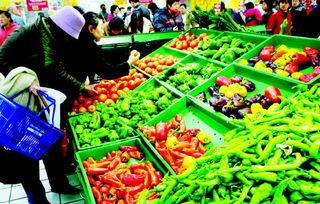 人们有序购买物资