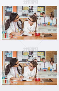 女生专注做实验